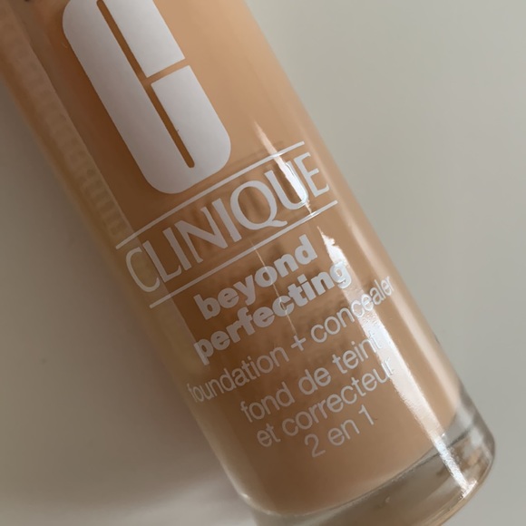 NEW Clinique foundation concealer - Picture 3 of 3